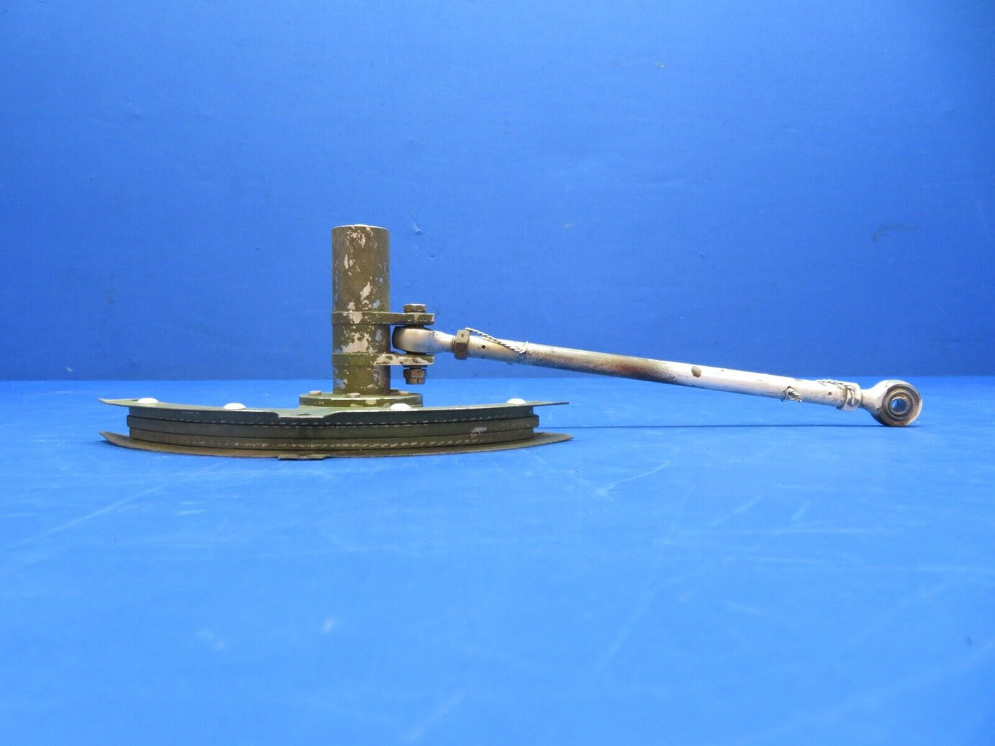 Cessna 310 / 310Q RH Aileron Bellcrank w/ Push-Pull Rod P/N 5025000-4 (0823-746)