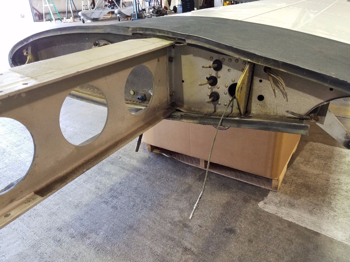1972 Beech A-24R Sierra Right Wing (0516-147)