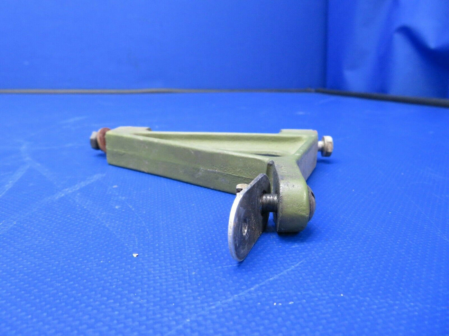 Beech 95-B55 Baron Arm Landing Gear Actuator P/N 45-815116-2 (0721-763)