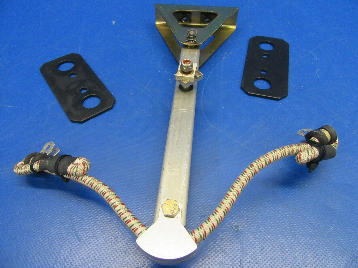 Cirrus SR-22 Rudder / Aileron Arm & Bracket Interconnect 13220-002B (1019-386)