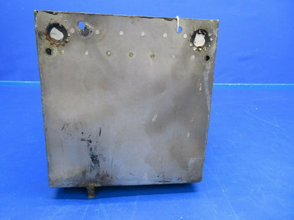 Beech Baron Battery Box w / Lid 95-410006-19 (0520-15)