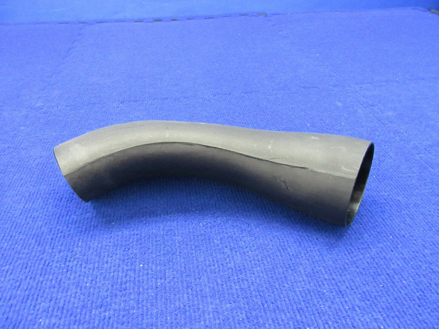 Cirrus SR-22 Duct Assembly FWD P/N 20716-001 (1221-566)