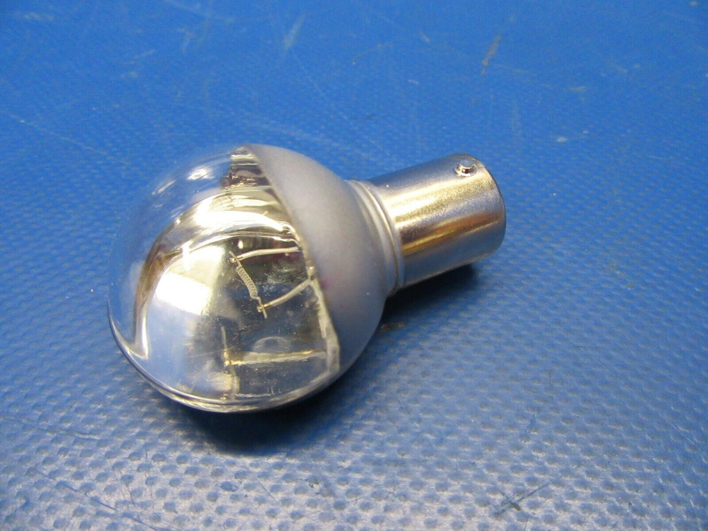 Whelen Wingtip Lightbulb Model E 28V P/N W1290-28 NOS (0120-257)