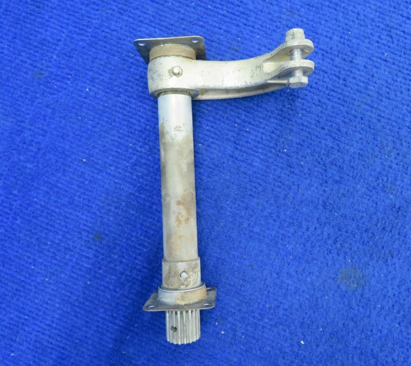 1956 Cessna 310 Bellcrank & Torque Tube Retract P/N 5045203-3 (0522-515)