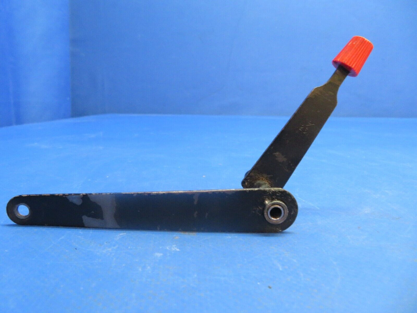 Piper PA-28R-201T Lever Assy Emergency Gear Extender P/N 67566-00 (1122-684)