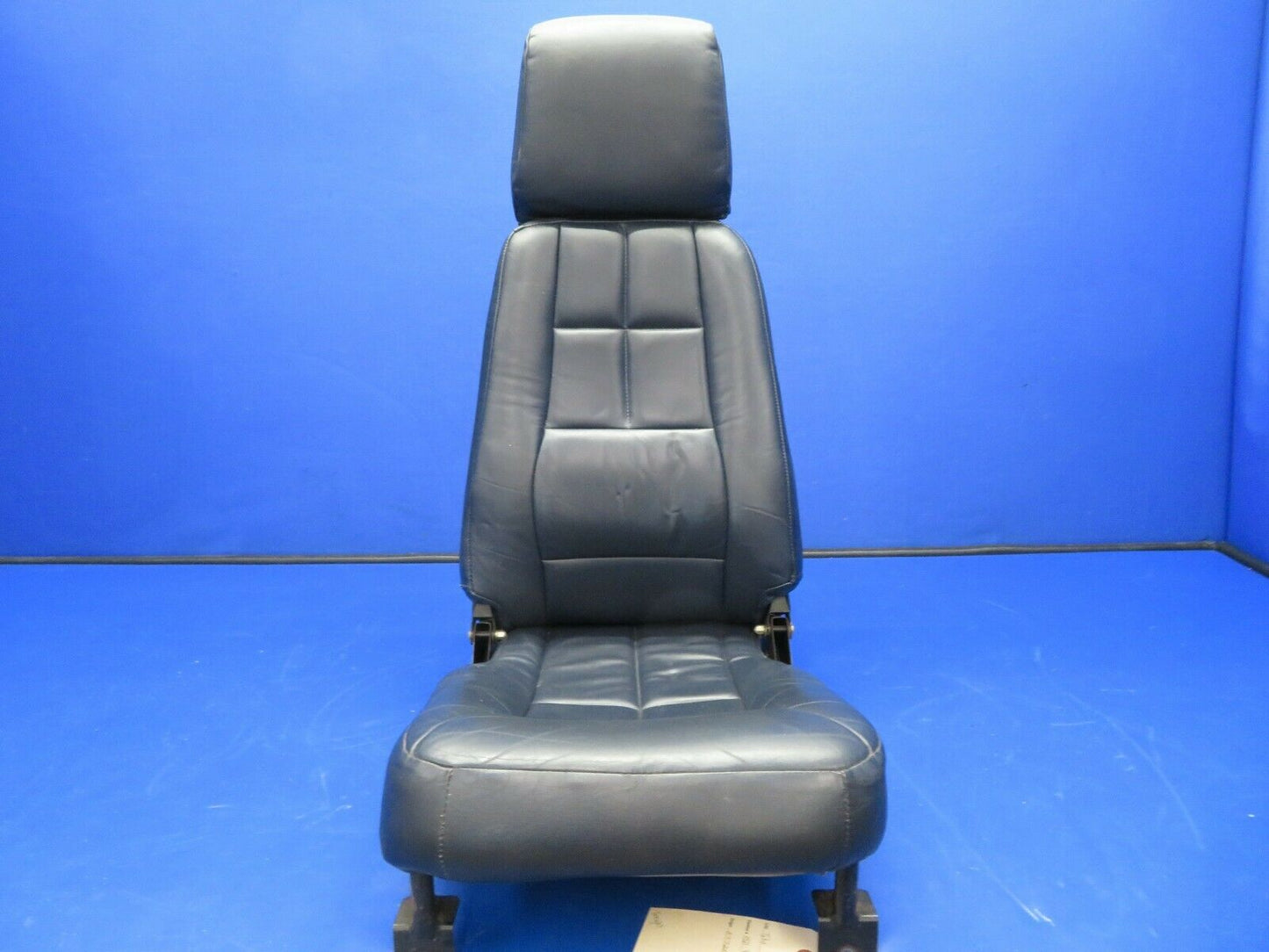 Piper PA-32RT-300 Lance Seat RH Center AFT Facing #4 (0521-790)