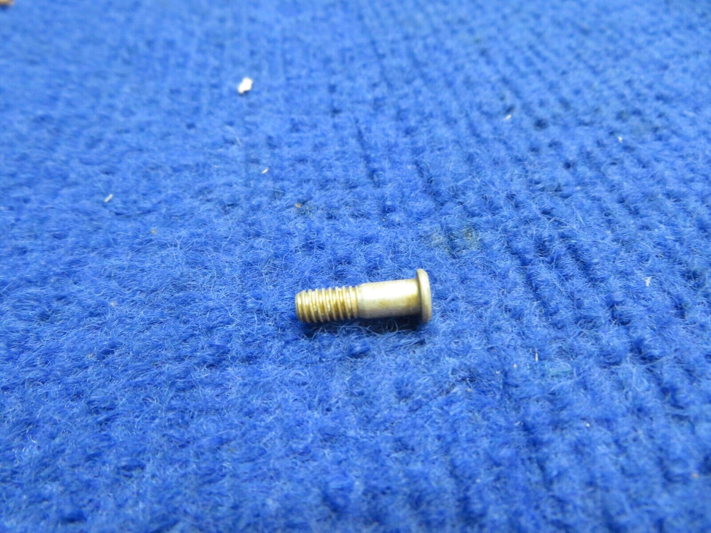 Hi-Loc Fasteners P/N HL18PB5-4 LOT OF 63 NOS (0822-355)