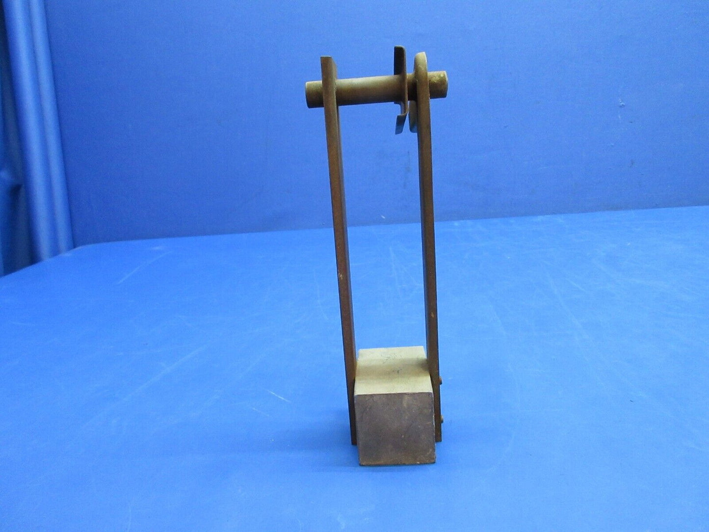Cessna 310 / 310I Elevator Bob Weight Bellcrank Assy P/N 0861171-7 (1023-758)