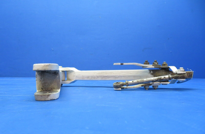 Cessna 310 / 310I RH Link Assy Upper & Lower MG Retract P/N 0841102-4 (1023-135)