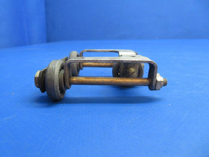Piper Aztec Roller Assy Control Column P/N 16851-02, 16851-002 (1122-542)