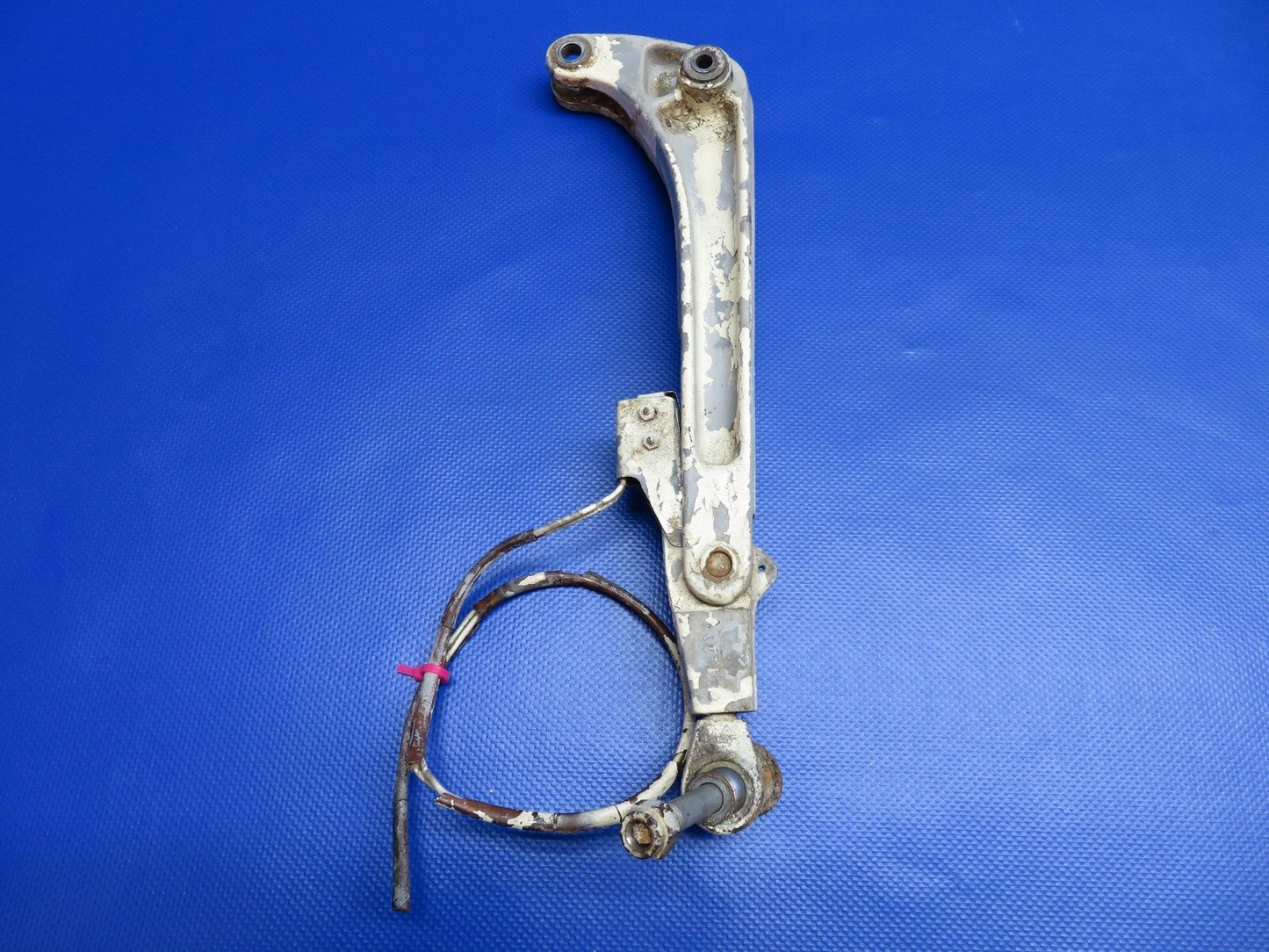 Early Cessna 310 MG RH Bellcrank Assy w/ Lock Link P/N 0841225-10 (1223-1033)