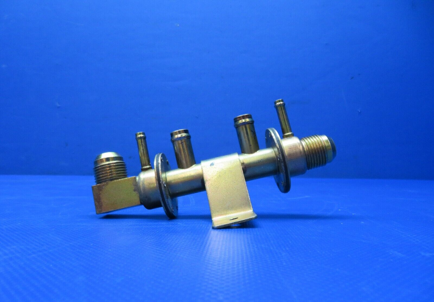 Cessna 401 / 401A Airborne Vacuum Manifold P/N 1H5-9 (1223-385)