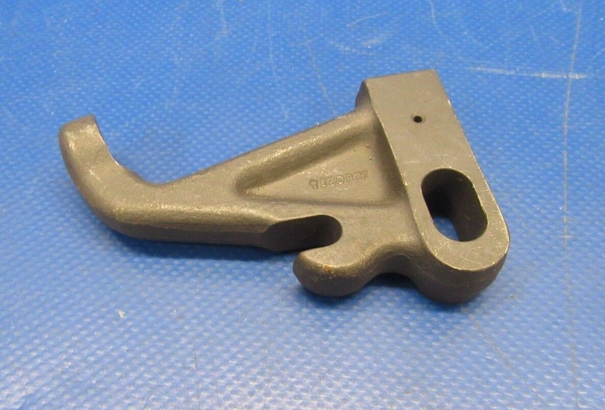 Cessna 210 Rod End Actuator Nose Gear P/N 1280234-2 NOS  (1218-153)