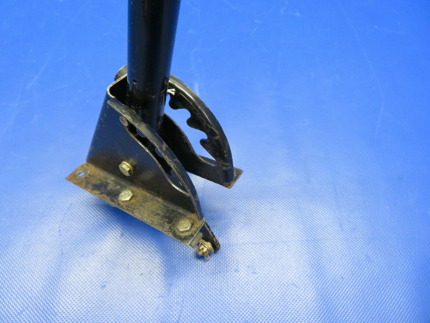 Piper PA-32R-300 Flap Control Lever Assy P/N 62706-07 (0121-309)