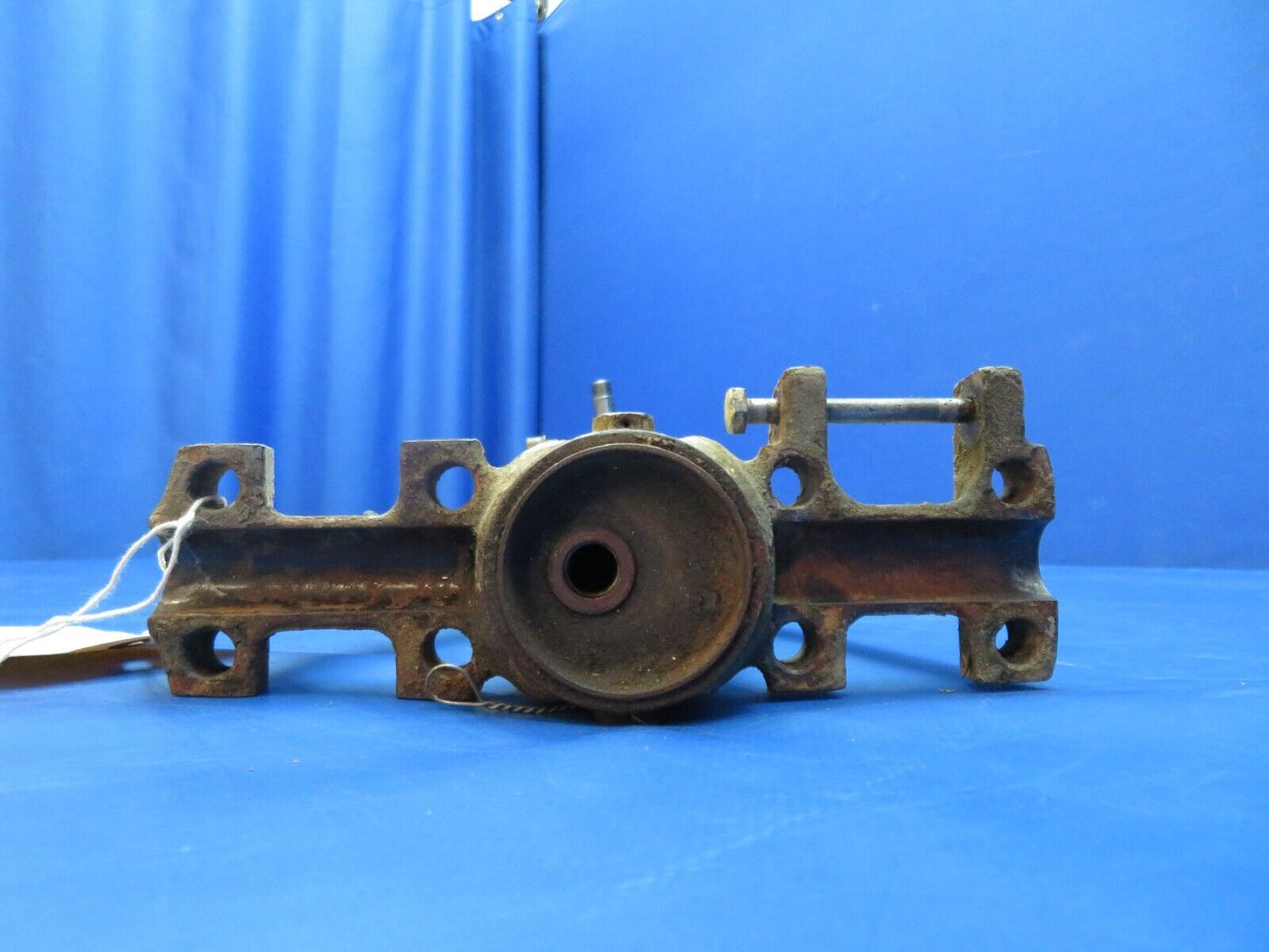 Early Cessna 310 / 310B RH Main Gear Assy P/N 0841000-96 FOR PARTS (1223-188)