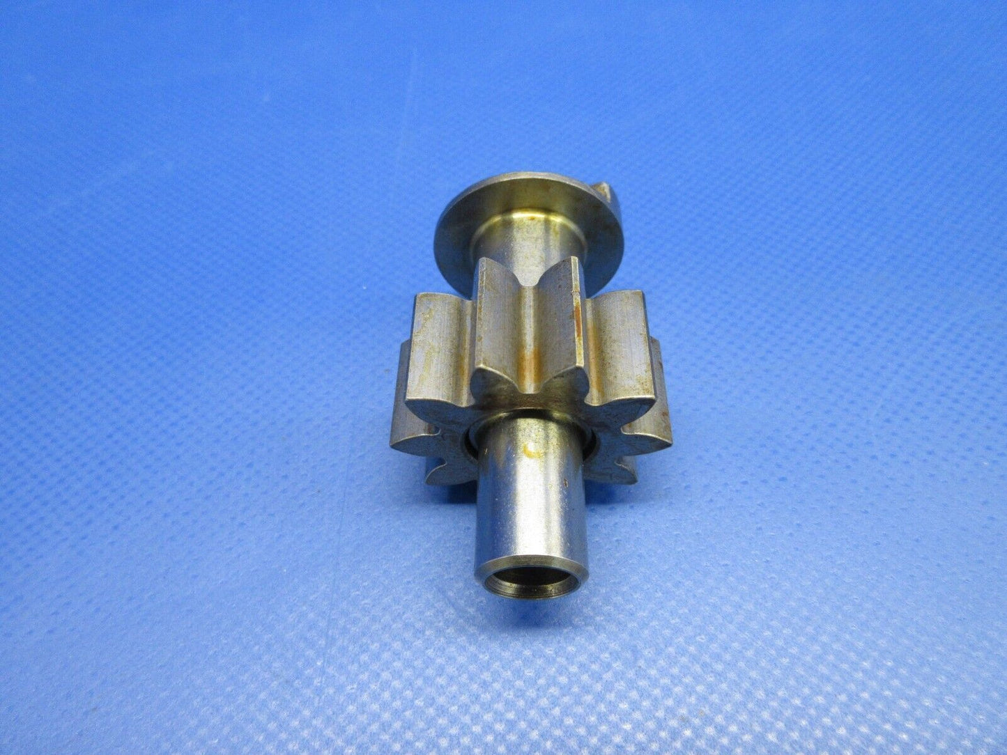 Lycoming Oil Pump Shaft & Gear P/N 61174 (0224-1674)