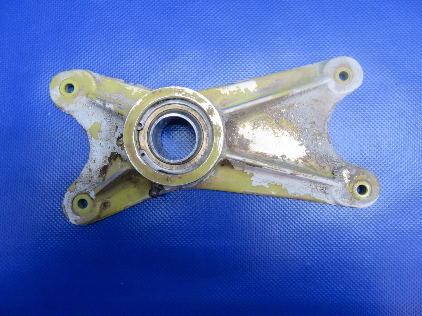 Piper Comanche PA-24 RH AFT Main Gear Trunnion Fitting P/N 20393-01 (1223-1131)