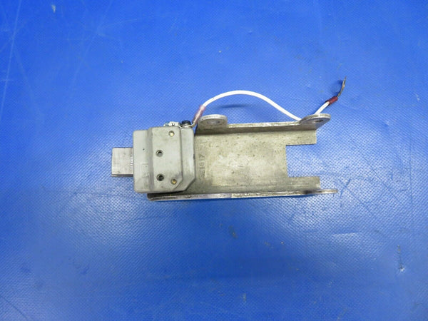 Beech Baron 58P De Ice Brush Block 4E1817, 3E1443-5 (0320-309)