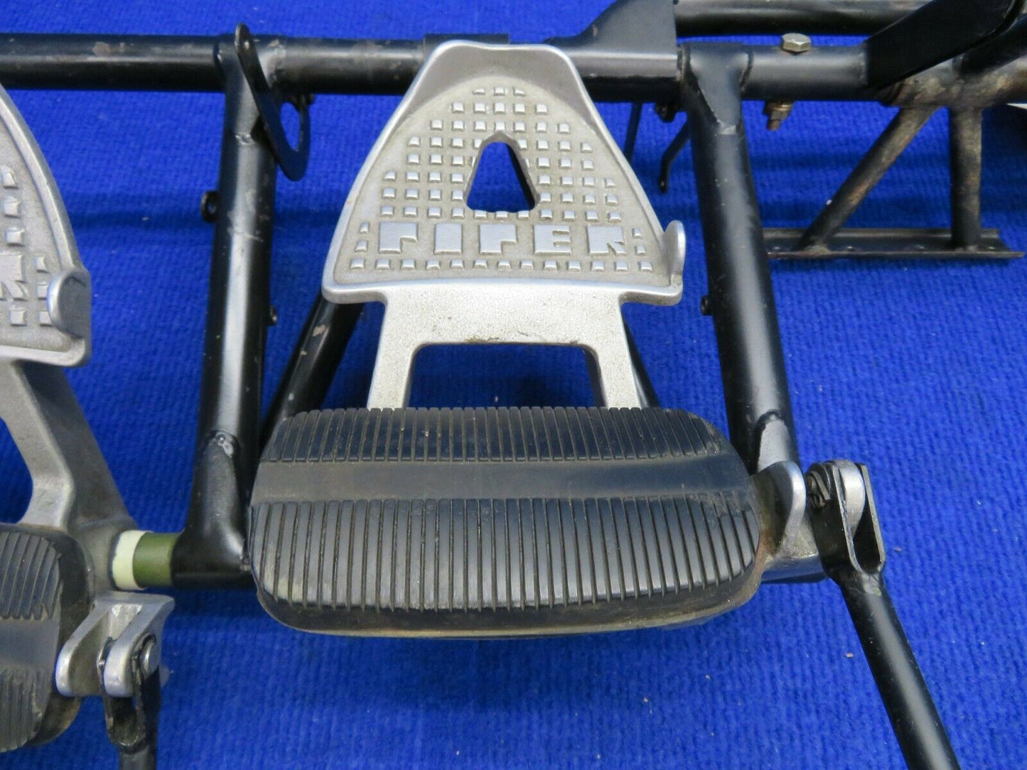 Piper Arrow PA-28R-201T Rudder Pedal Assy P/N 67180-04 (0222-831)
