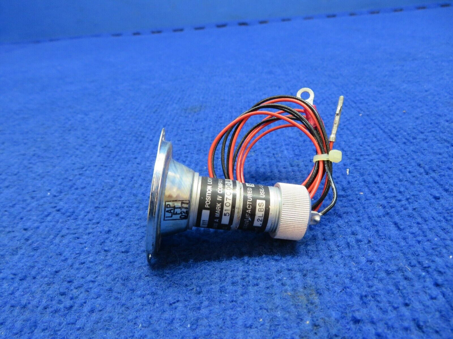 Glar-Ban / Cessna Type III Position Light Base P/N 5107C00A NOS (0722-613)