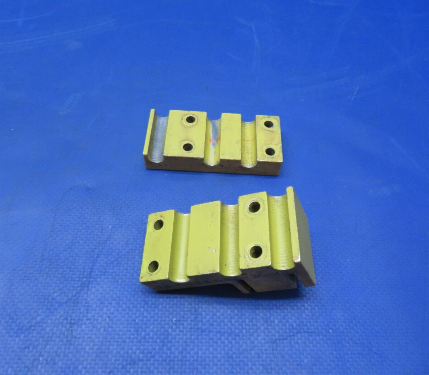 Beech 95-B55 Baron LH & RH Clamp Assy Engine Controls P/N 58-324058-9 (0623-368)