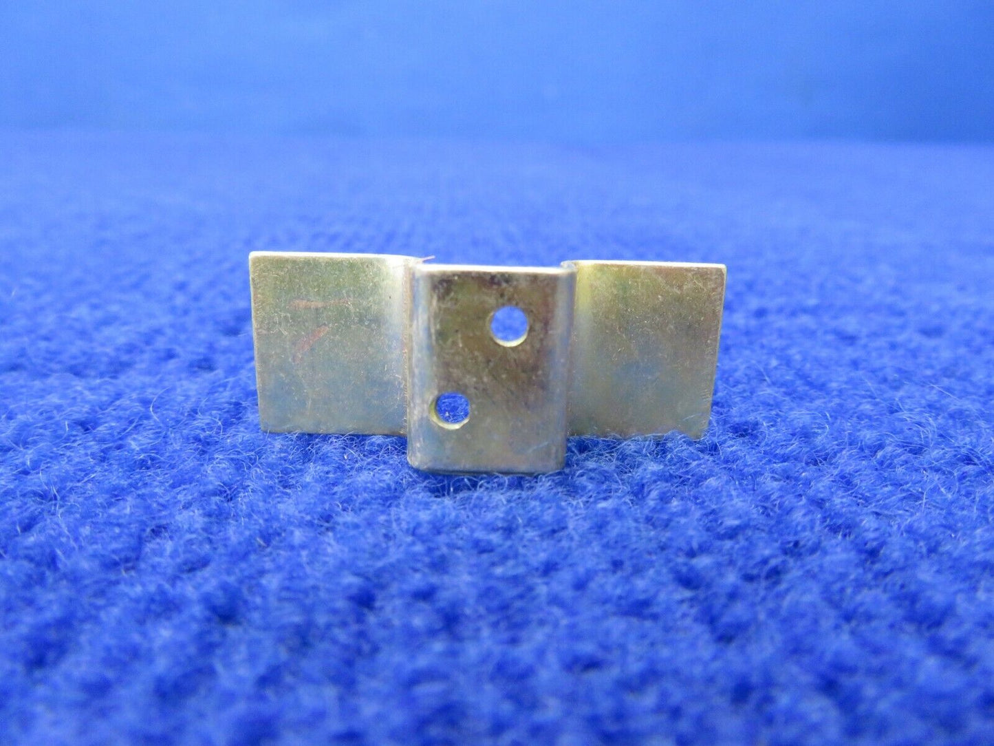 Cessna Bracket P/N 0750143-3 LOT OF 2 NOS (0522-81)