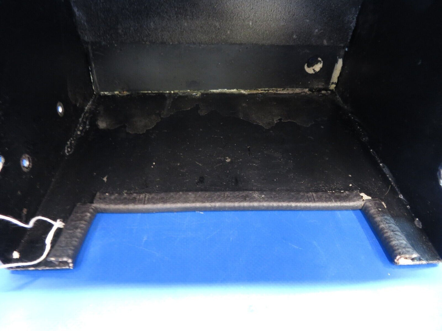 Cessna 120 Battery Box Assy w/ Lid P/N 0412146 (0423-47)