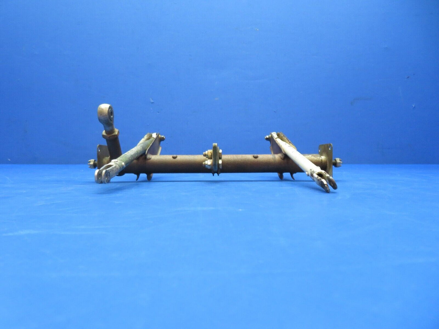 Cessna 310 / 310Q Uplock Torque Tube Door Drive Link P/N 0813300-122 (0823-725)