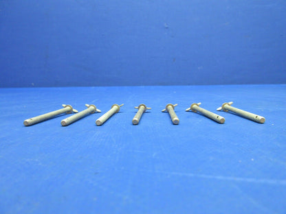 Piper Stud / Fastener P/N 487-604 LOT OF 7 NOS (1123-779)