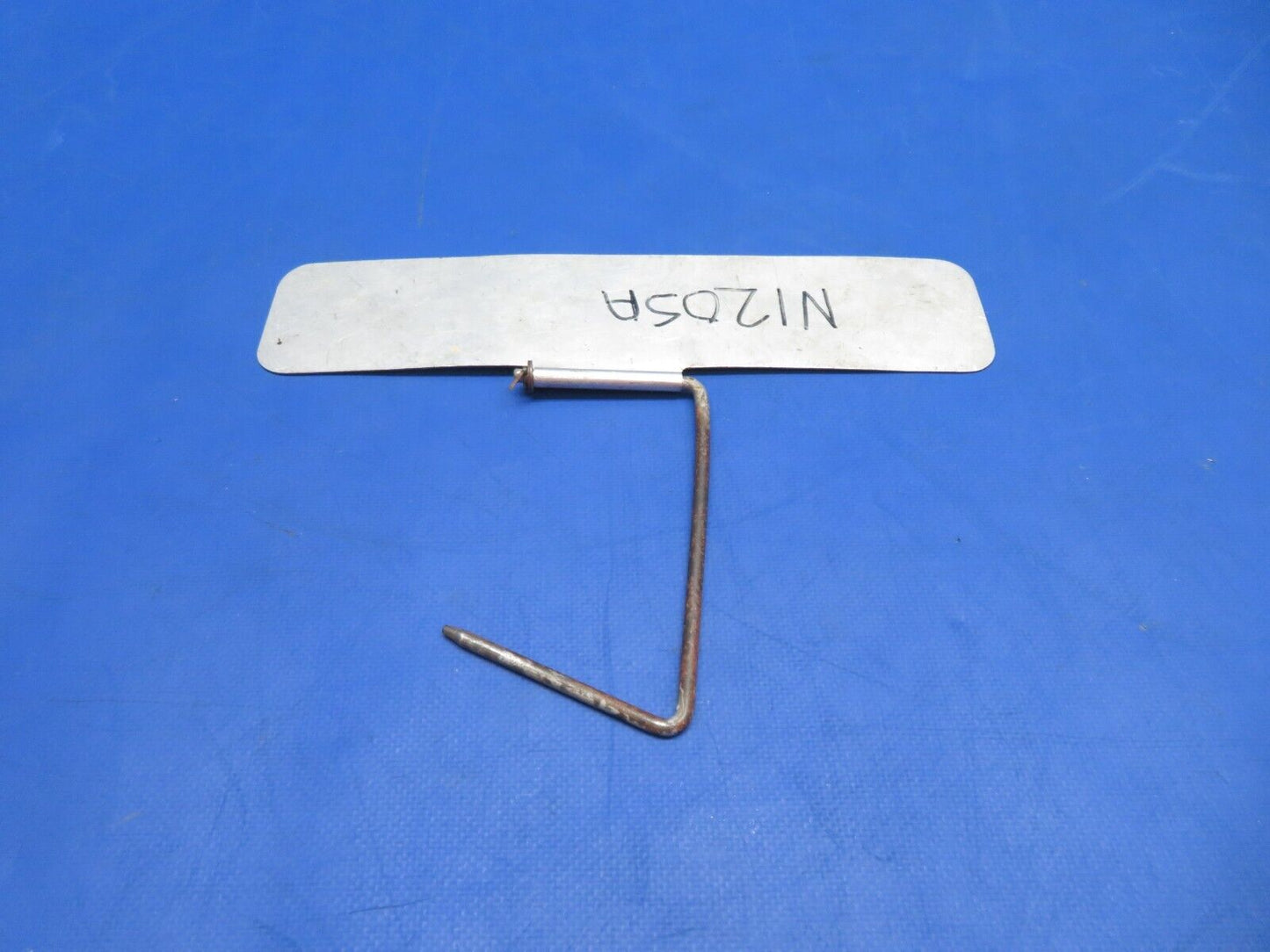 Cessna 310 / 310Q Control lock P/N 0861153-1 (0823-636)