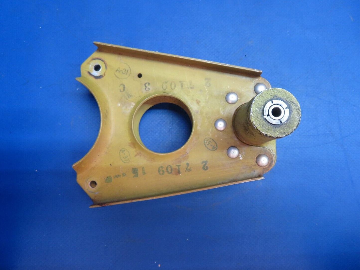 Lake LA-4-200 LH Bellcrank Assy Aileron P/N 2-7109-3 (1222-901)