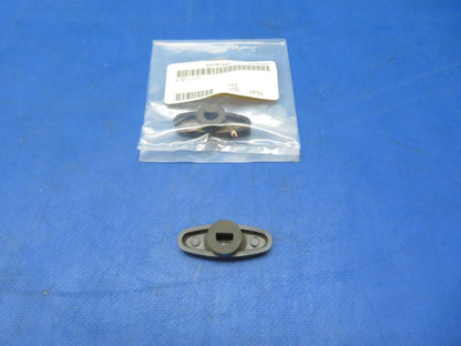 Beech Knob P/N 6307-131 LOT OF 2 NOS (1023-193)