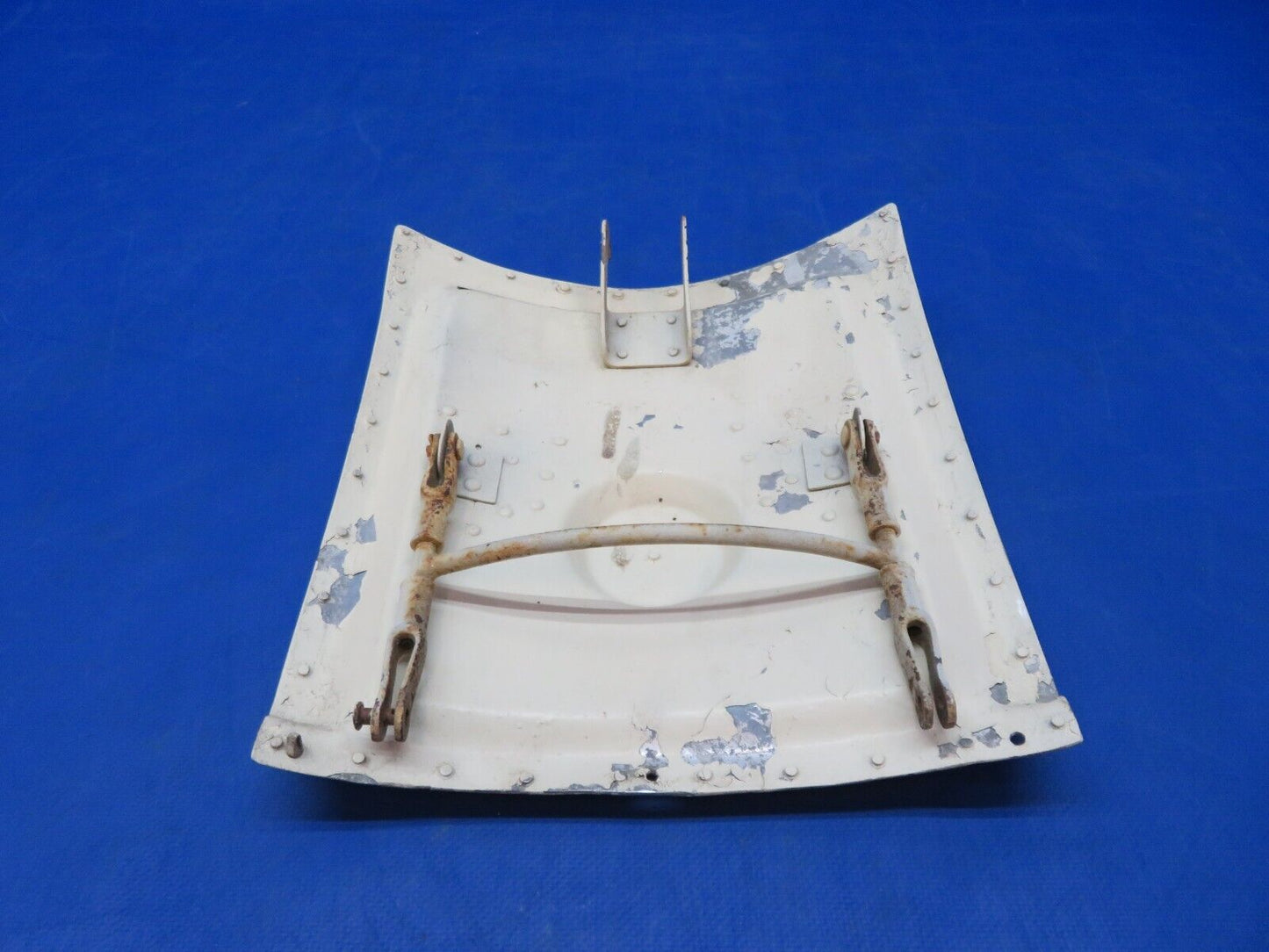 Early Cessna 310 / 310B FWD Gear Door Assy w/ Tie Rod P/N 0813300-13 (1123-472)