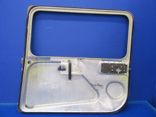 1975 Cessna 150 Cabin Door RH w/ Hinges & Door Latch P/N 0417008-206 (0918-58)