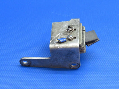Piper PA-46-310P B. F. Goodrich Prop De-Ice Block Bracket 3E2011-1 (1223-1108)