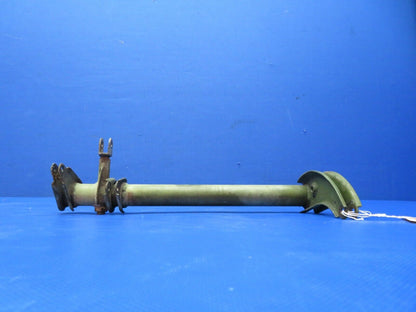 Early Cessna 310 / 310B RH MG Torque Tube Retract P/N 0843510-16 (1223-225)