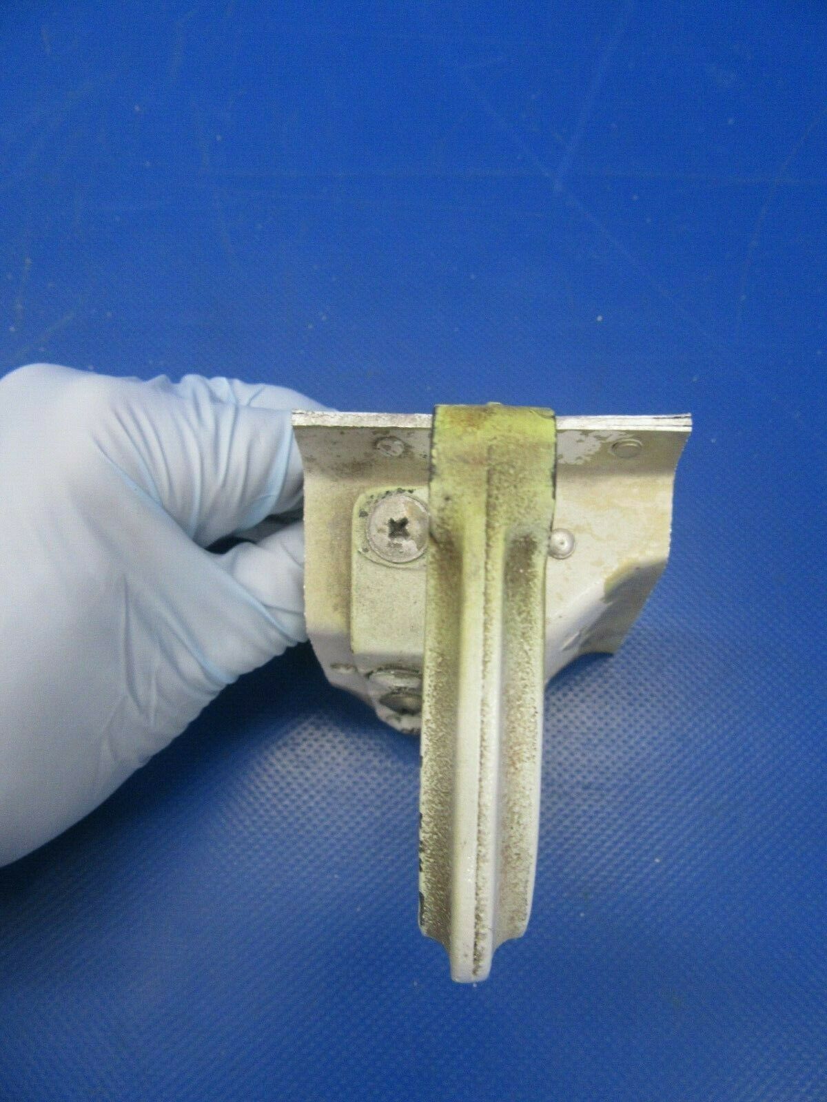 Beech 95-B55 RH INBD MLG AFT Door Hinge 35-81566-1 (0819-114)