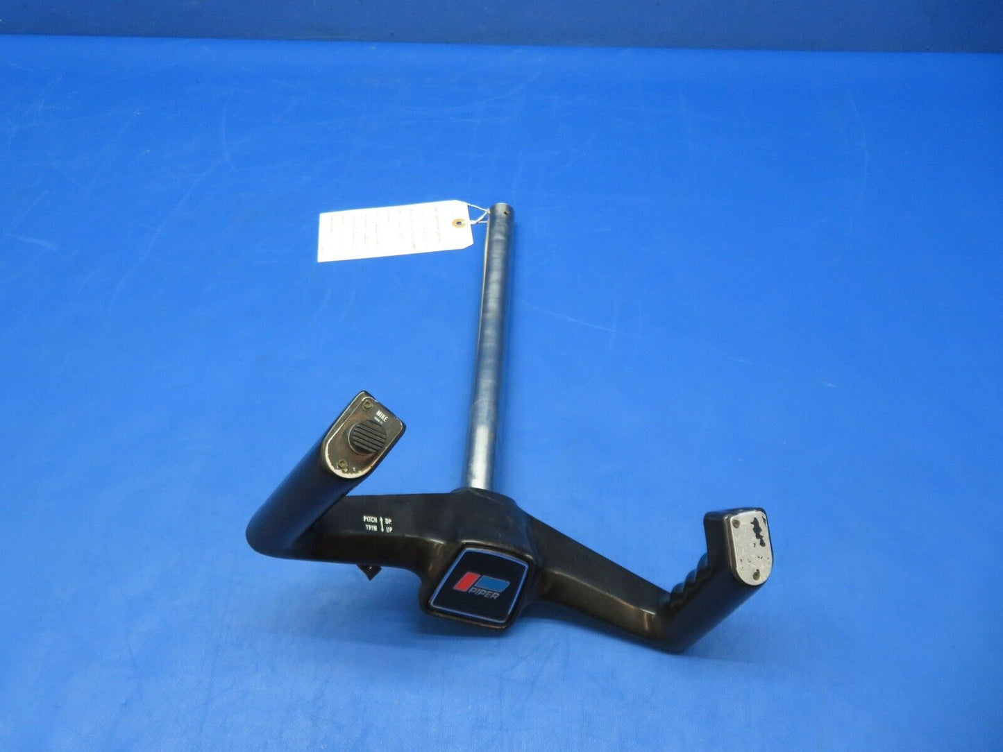 Piper PA-28-236 Pilot Control Wheel Assy P/N 79276-872 (0723-316)