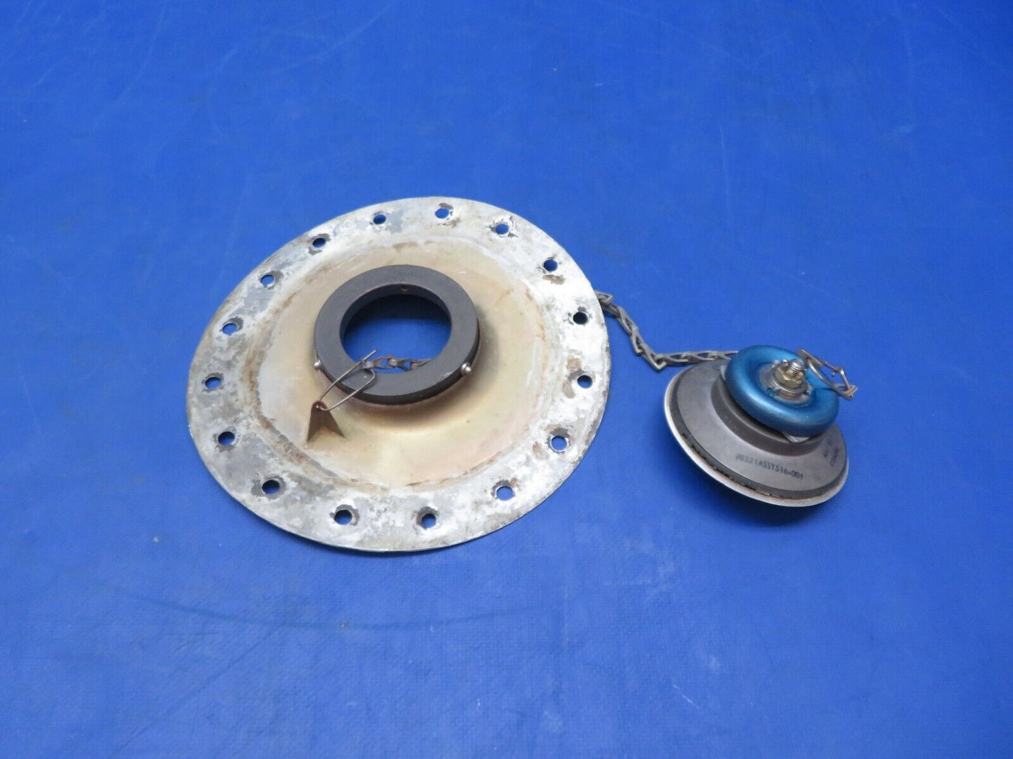 Cessna 310 / 310I RH Tip Tank Fuel Adapter w/ Cap P/N 0823410-2 (1023-125)