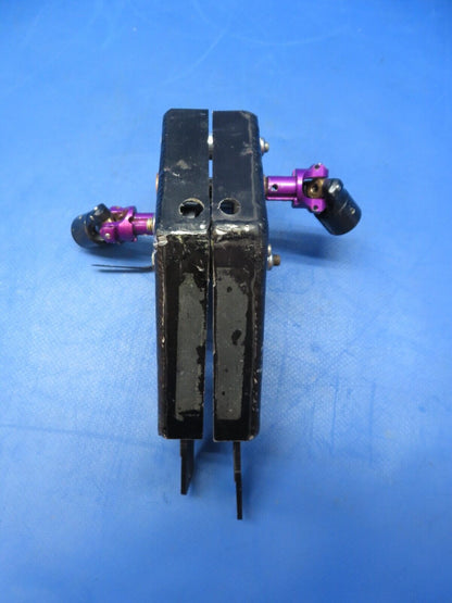 Diamond DA-42 Fuel Selector Gear Box Assy P/N D60-2827-20-00_1 (0623-554)