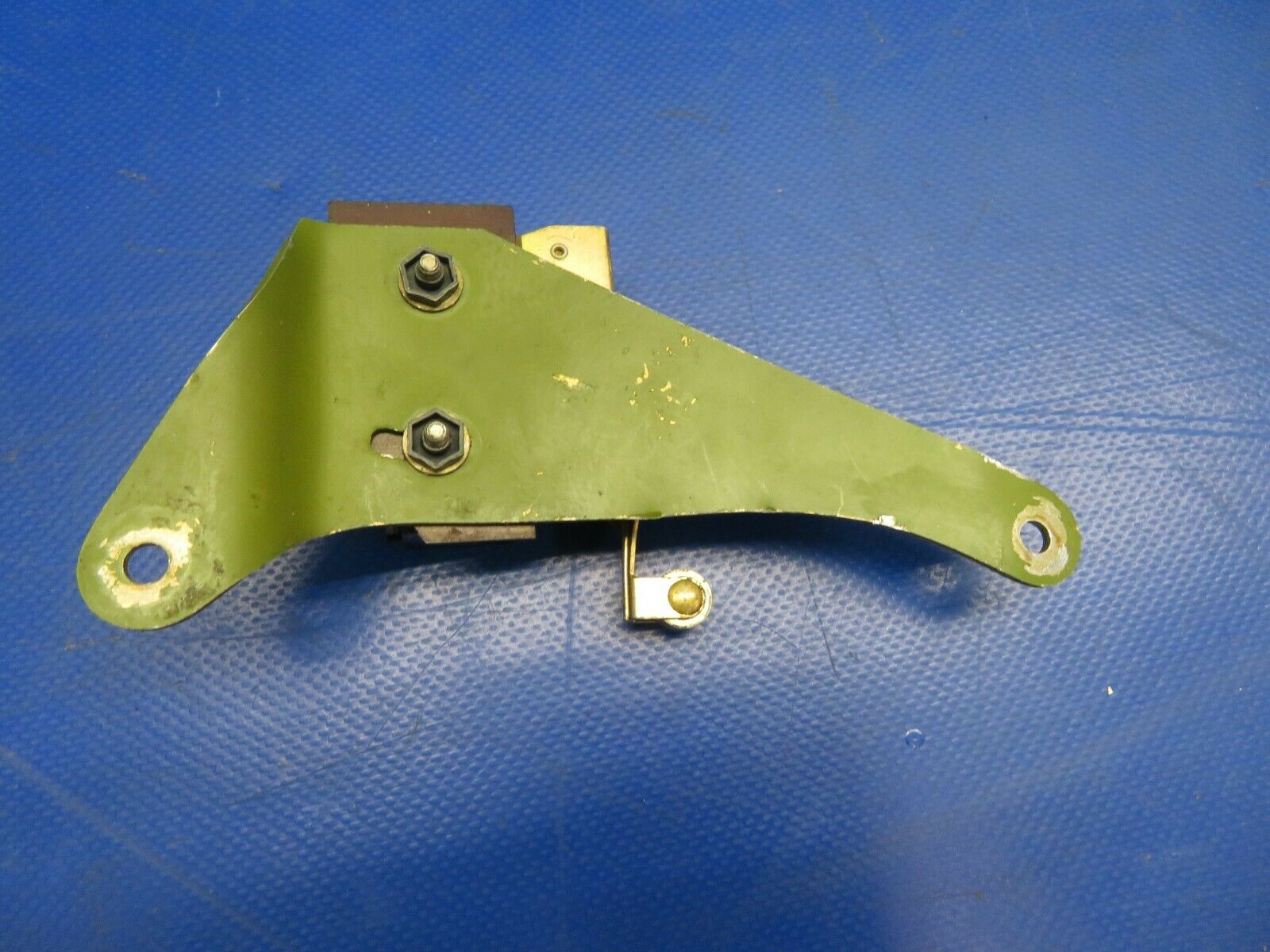 Cessna 310P Bracket Up Limit Switch P/N 5045028-5 (0620-747)