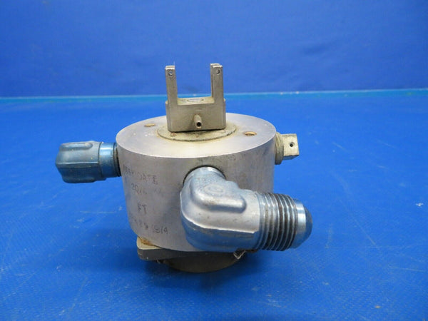 Beech Baron E-55 Janitrol Midland Ross Fuel Selector Valve 002-384001-1 (0120-12