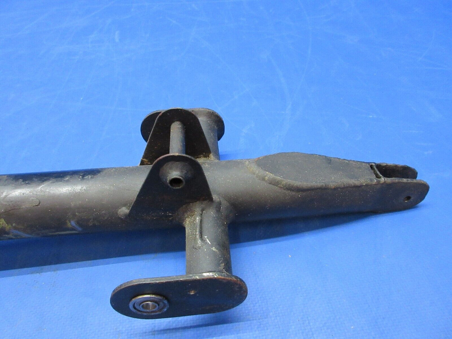 Piper PA-28-180 Control Column Assy P/N 62703-25 (0723-905)