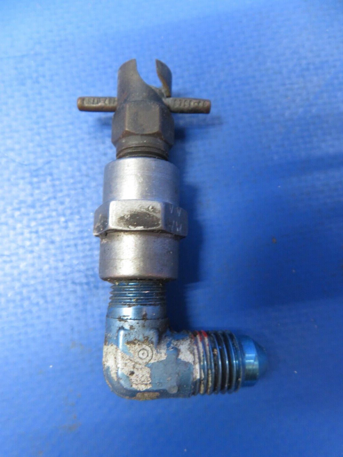 Beech Baron Fuel Drain Couplers w/ CCA-4850 Drain Valves LOT OF 6 (0623-394)