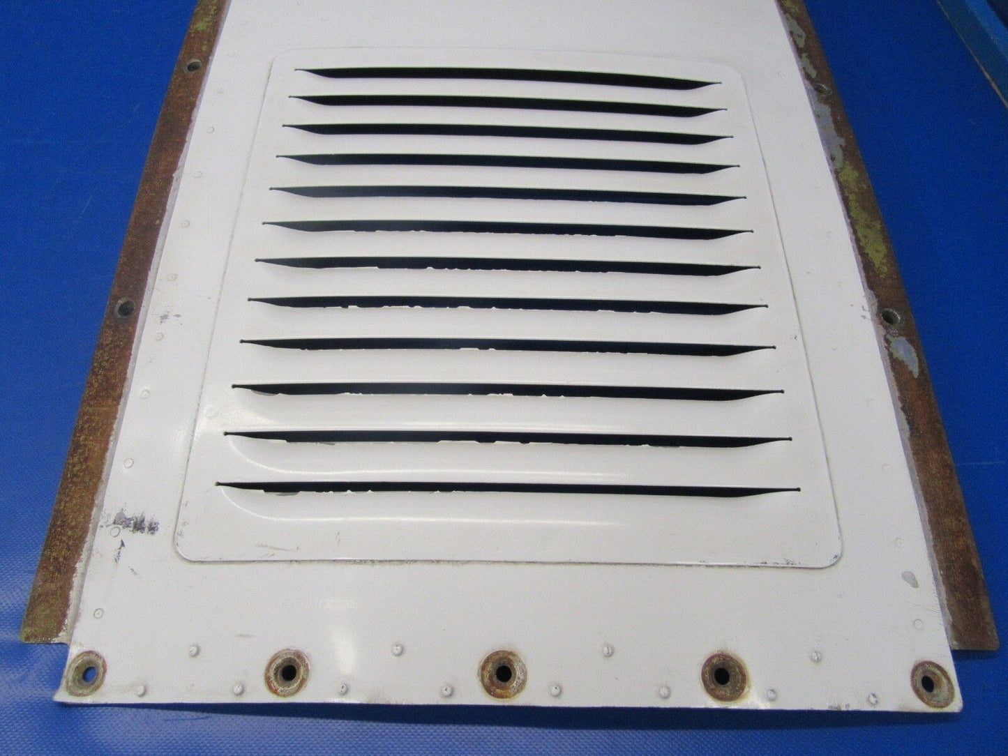 Piper Seneca II Top Center Cowl P/N 37207-101, 67995-002 (0818-255)