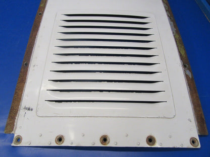 Piper Seneca II Top Center Cowl P/N 37207-101, 67995-002 (0818-255)