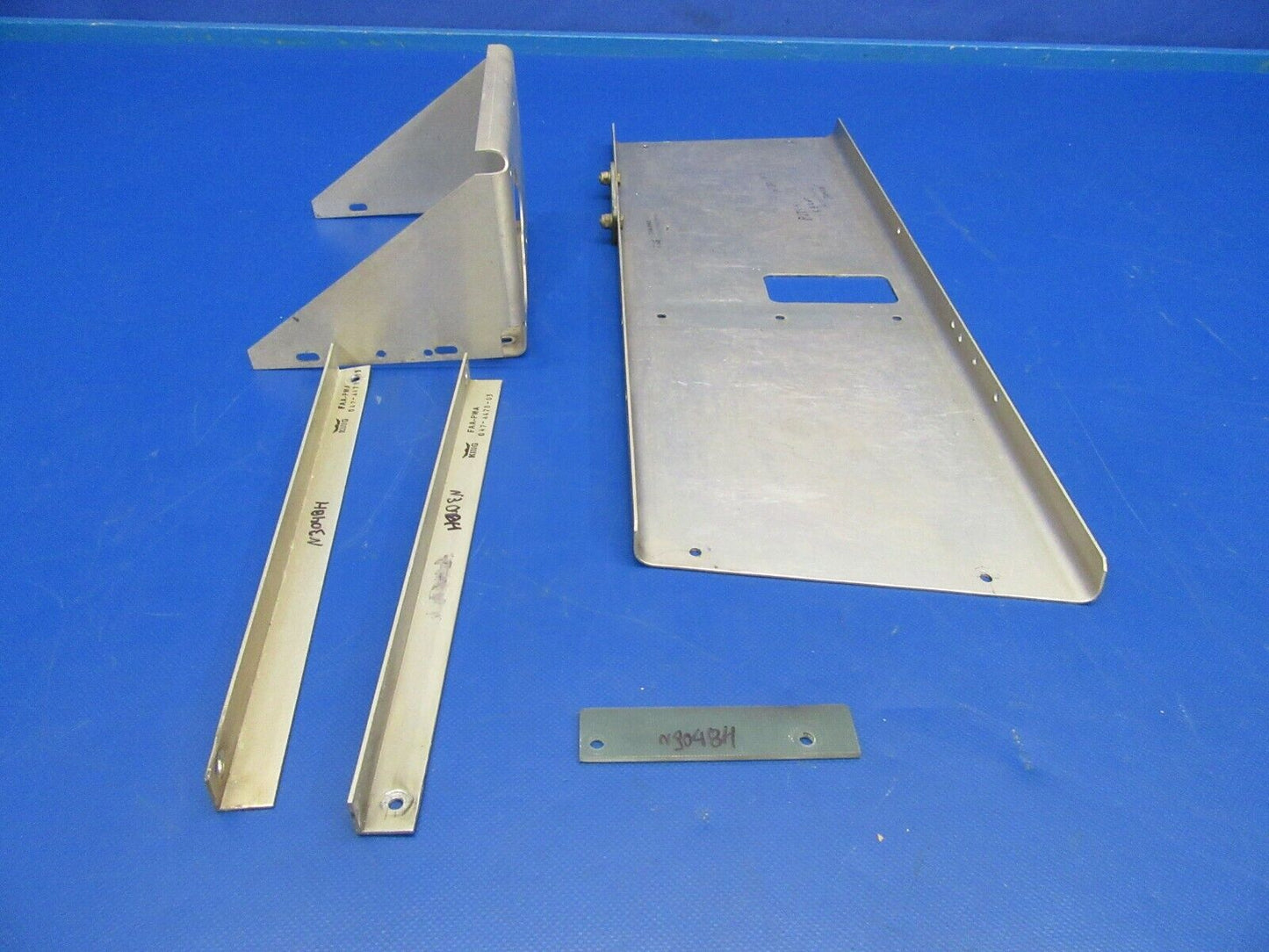 King Bracket Servo Tray 047-4480-01, 047-4478-03, 047-4479-01 (1119-20)