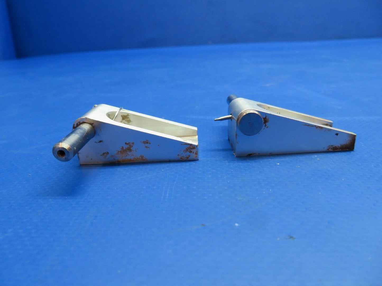 Diamond DA-42 Flap Hinge P/N D60-5710-00-60 SET OF 10 (0623-118)