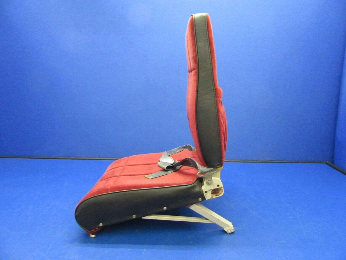 Beech Baron 95-B55 LH Middle Row Seat P/N 35-534425-3 (1121-381)