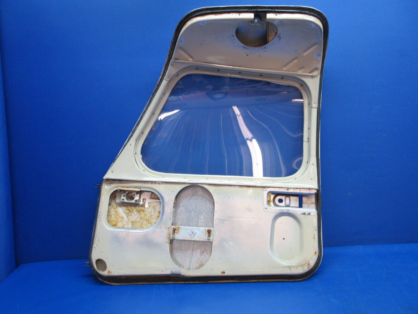 Piper Cherokee PA-28-140 Cabin Door Assy P/N 66657-00 (0823-152)